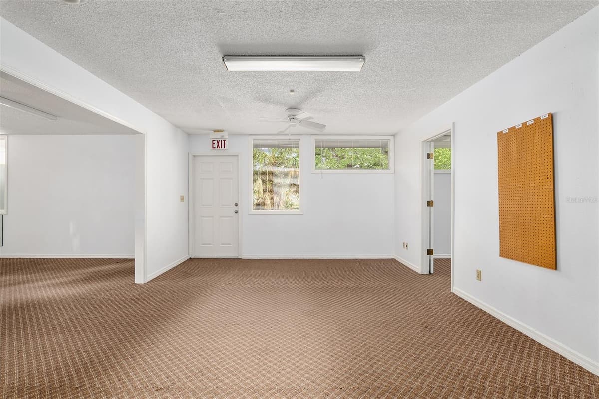 2801 COLLEGE ROAD — photo 19 of 28