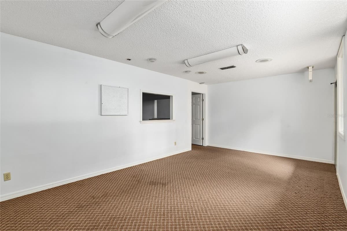 2801 COLLEGE ROAD — photo 8 of 28
