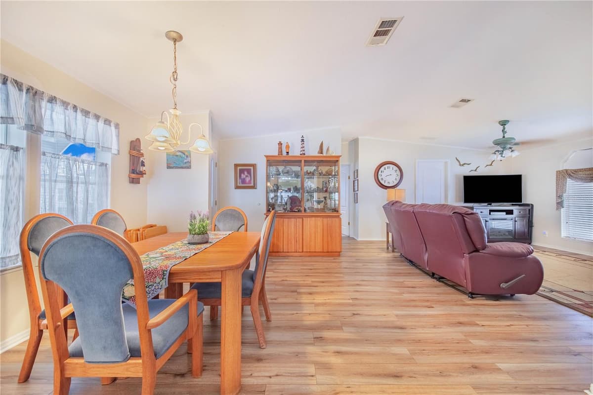 332 FAIRWAY BOULEVARD — photo 28 of 56