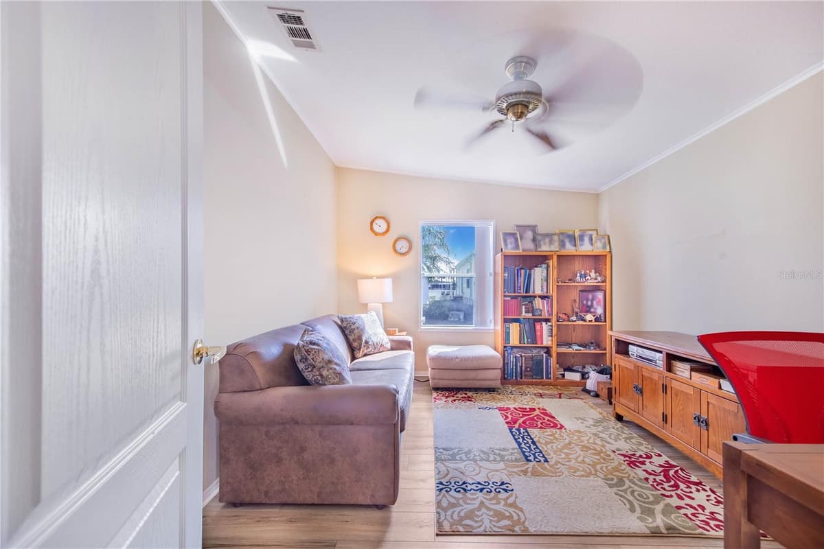 332 FAIRWAY BOULEVARD — photo 15 of 56