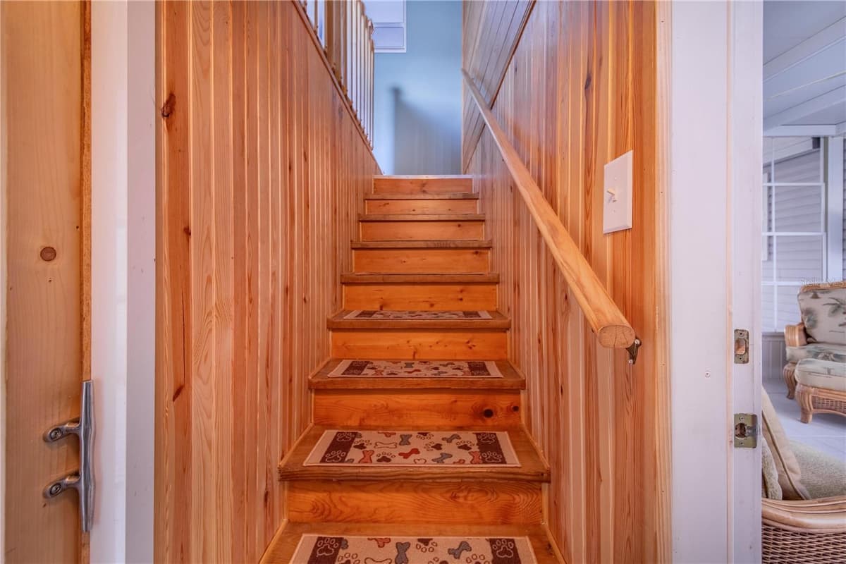 332 FAIRWAY BOULEVARD — photo 35 of 56