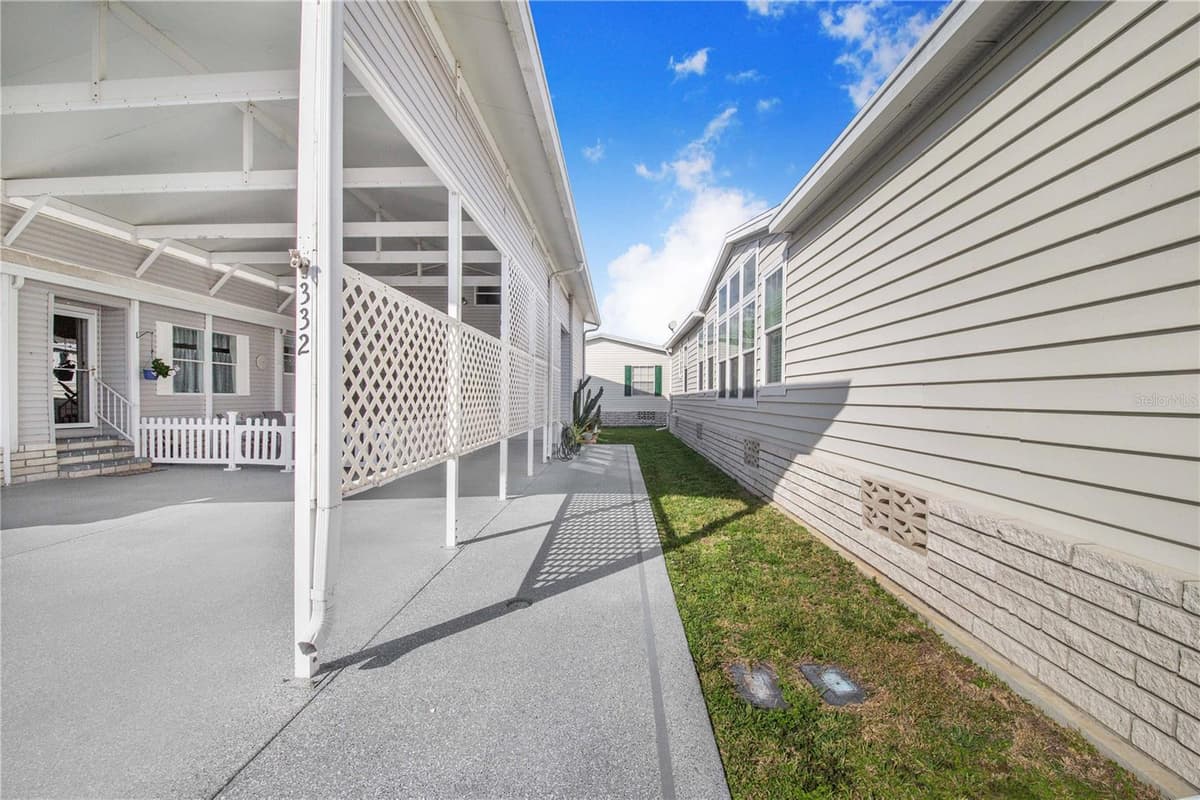 332 FAIRWAY BOULEVARD — photo 6 of 56