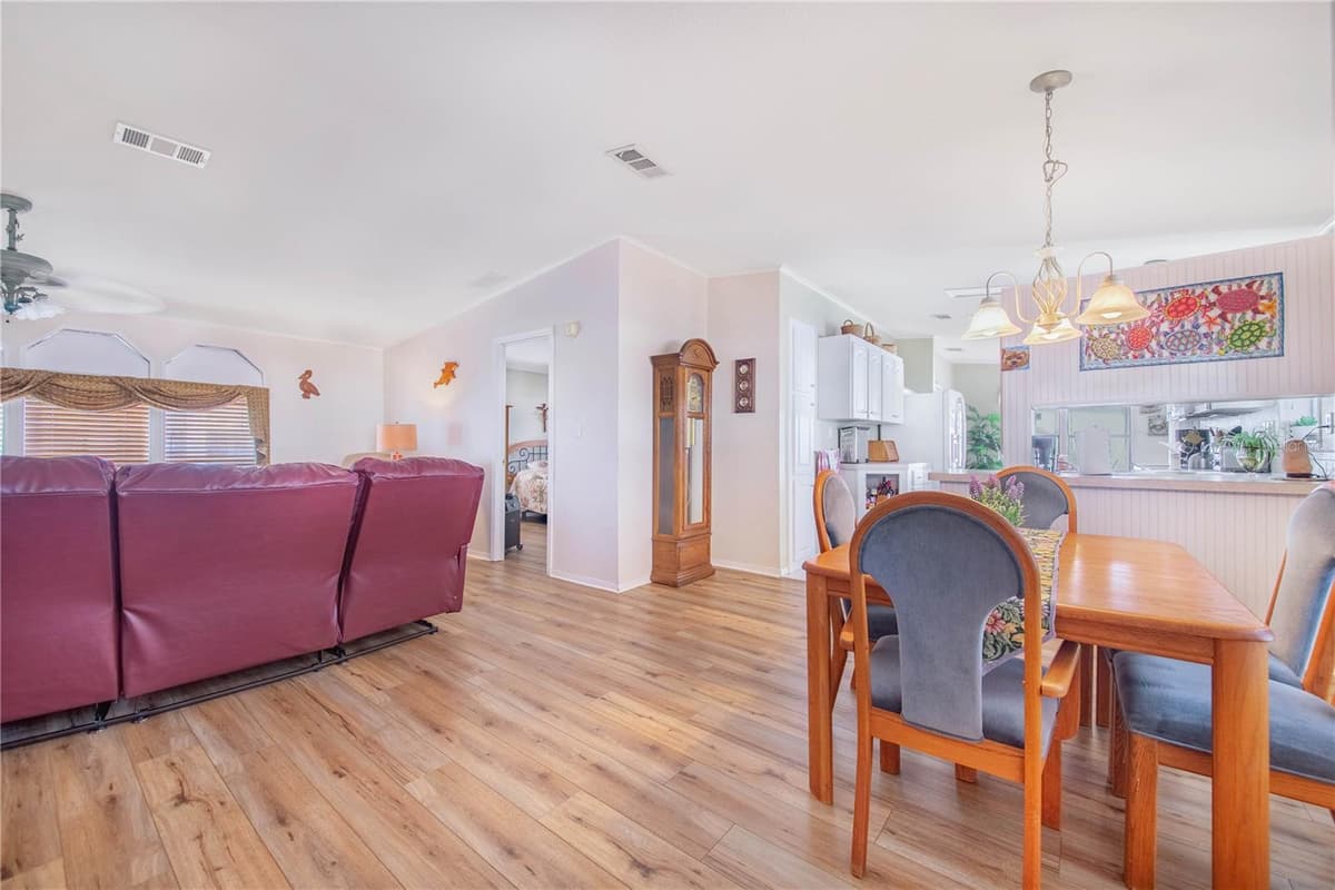 332 FAIRWAY BOULEVARD — photo 25 of 56