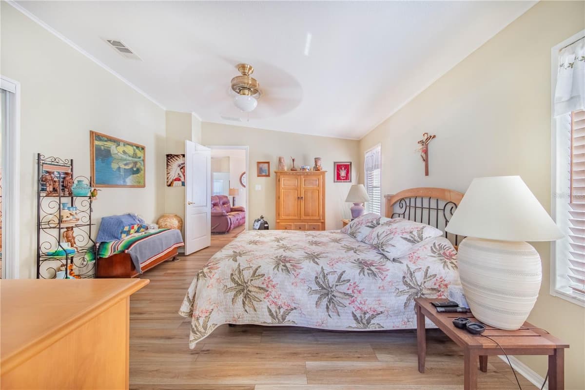 332 FAIRWAY BOULEVARD — photo 21 of 56