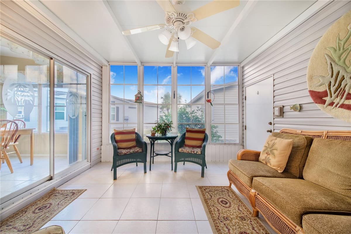 332 FAIRWAY BOULEVARD — photo 33 of 56