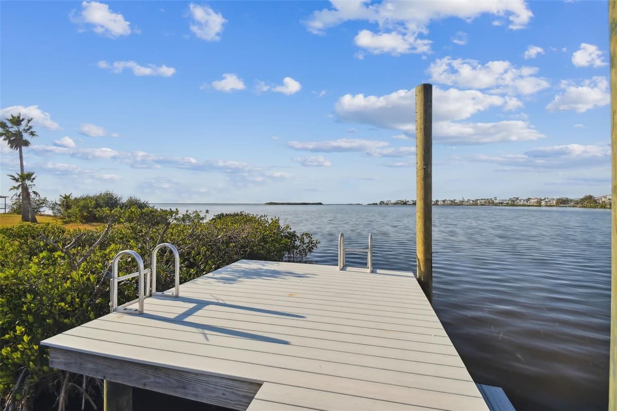 1640 SEA BREEZE DRIVE — photo 8 of 86