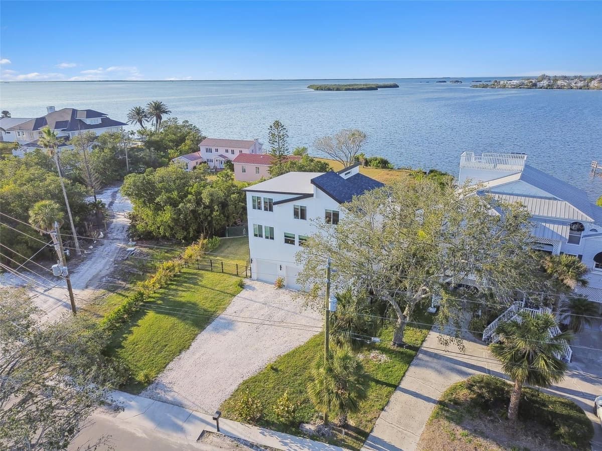 1640 SEA BREEZE DRIVE — photo 82 of 86