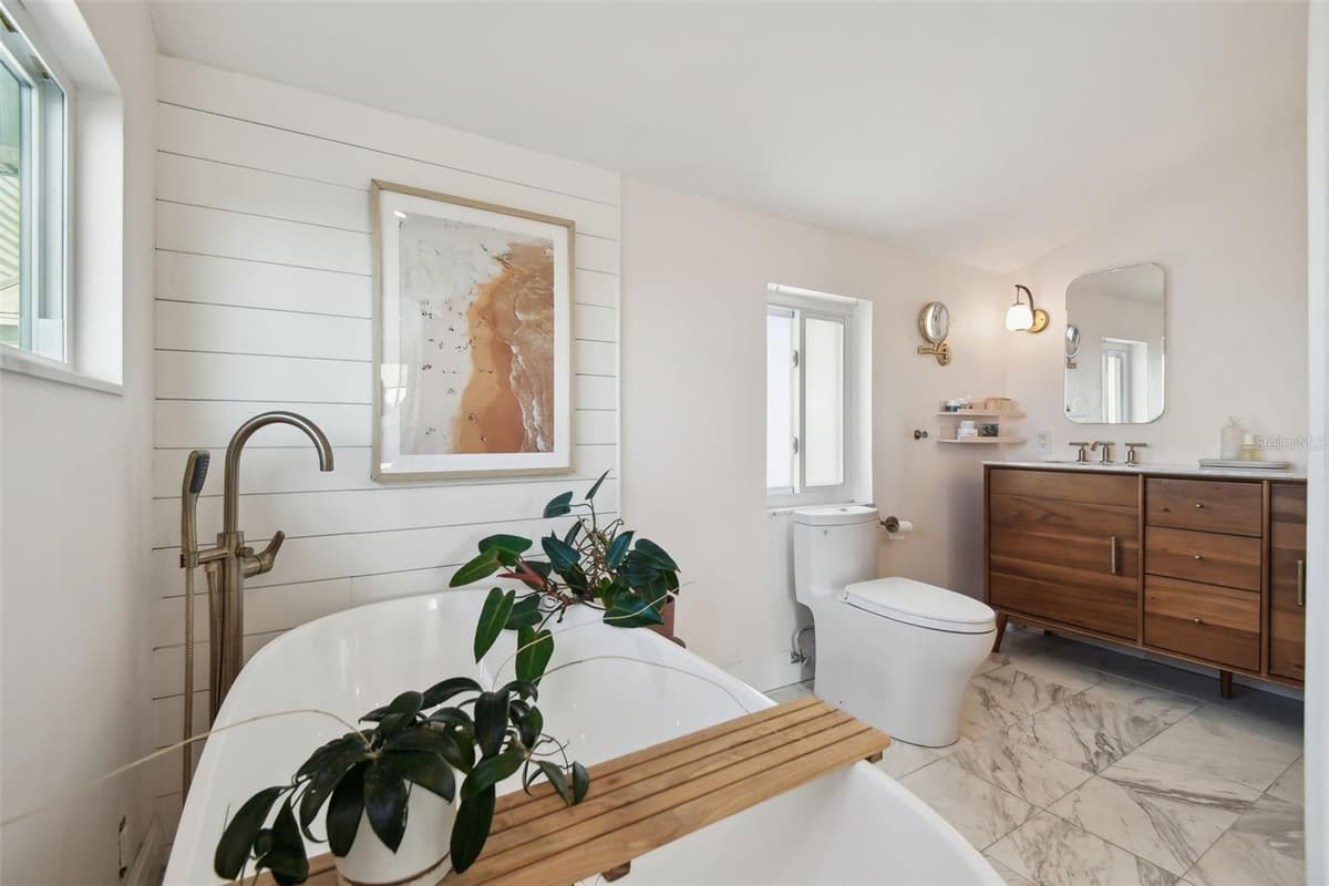 1640 SEA BREEZE DRIVE — photo 37 of 86