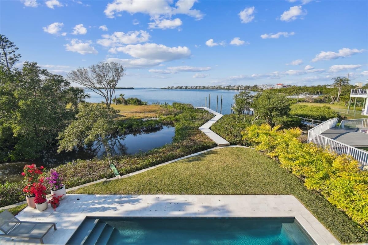 1640 SEA BREEZE DRIVE — photo 3 of 86