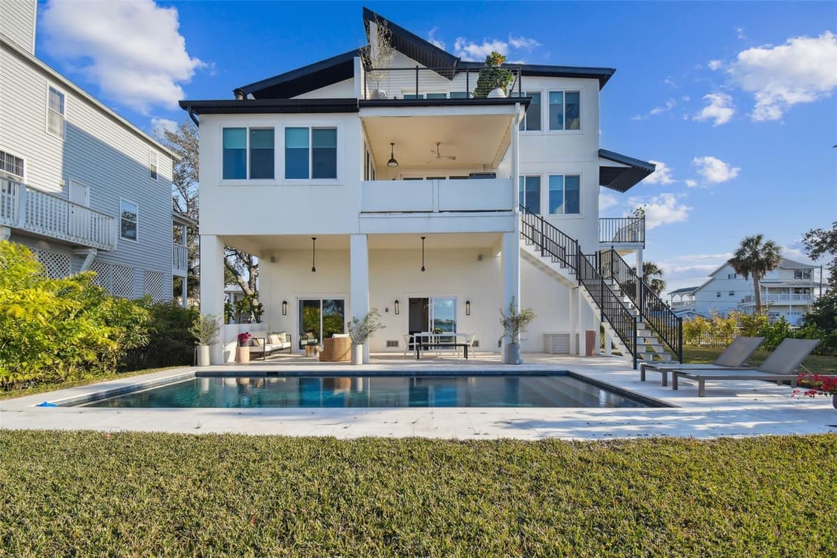 1640 SEA BREEZE DRIVE — photo 4 of 86