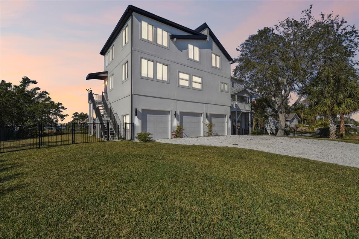 1640 SEA BREEZE DRIVE — photo 83 of 86