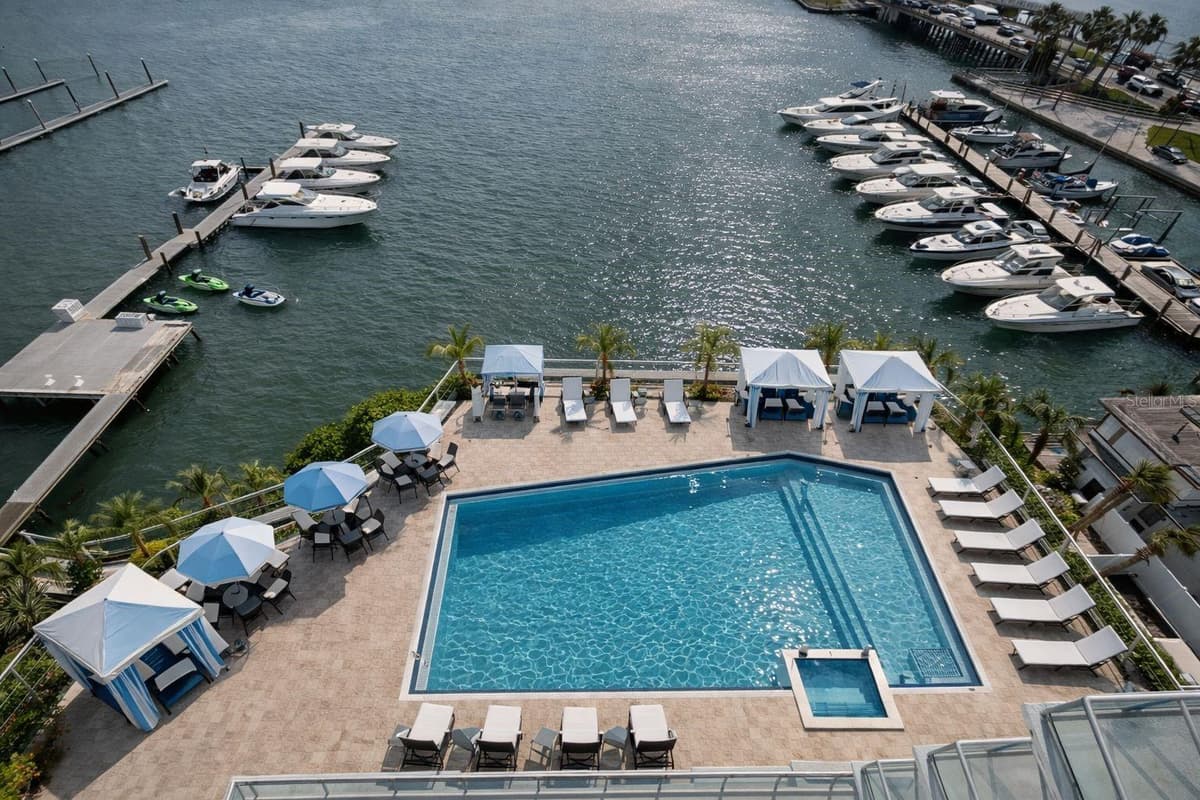 411 SHORE DRIVE — photo 15 of 19