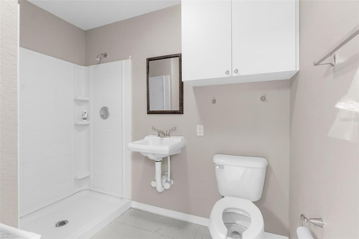 7044 COMMERCIAL WAY — photo 20 of 55