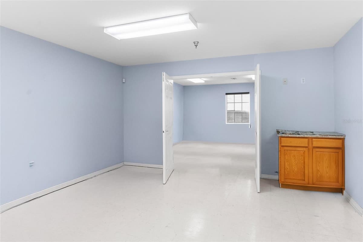 7044 COMMERCIAL WAY — photo 15 of 55