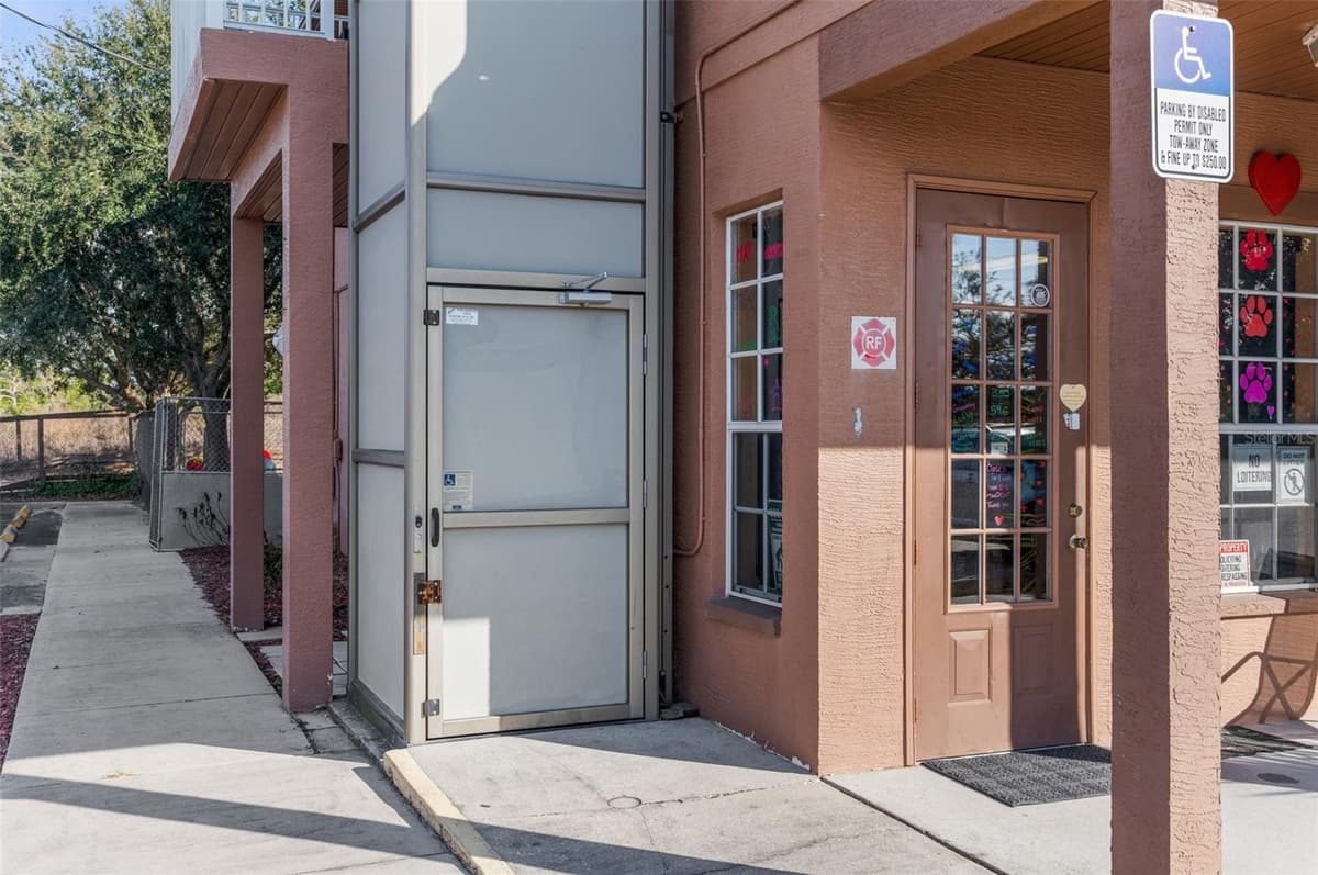 7044 COMMERCIAL WAY — photo 10 of 55