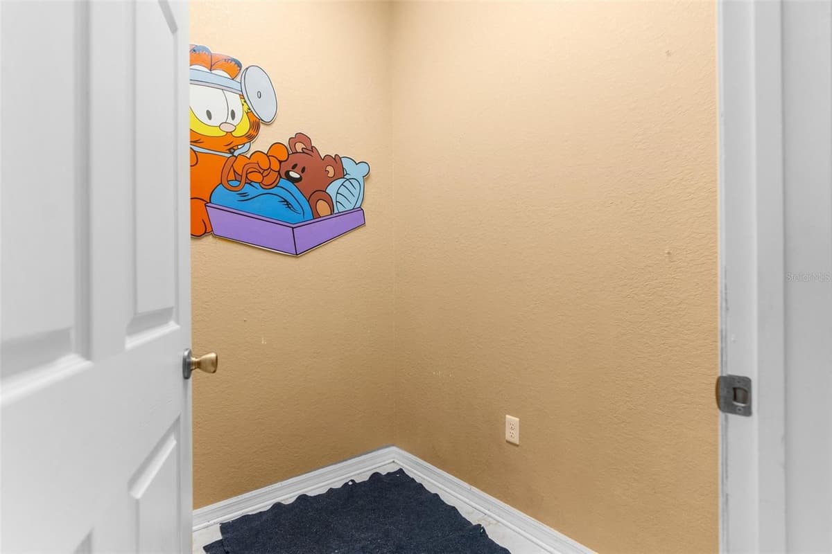 7044 COMMERCIAL WAY — photo 31 of 55