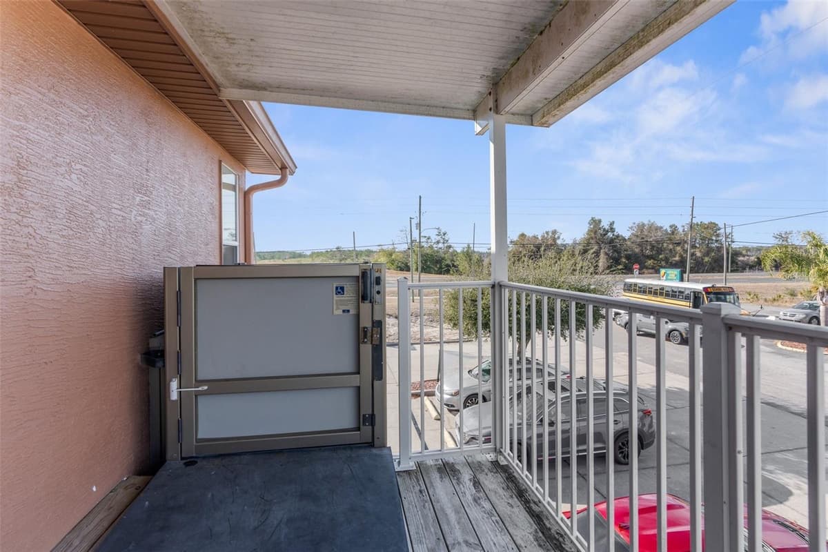 7044 COMMERCIAL WAY — photo 11 of 55