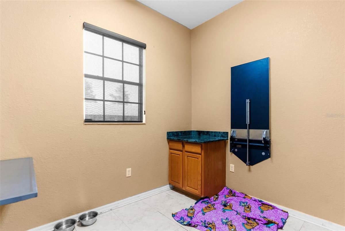 7044 COMMERCIAL WAY — photo 38 of 55