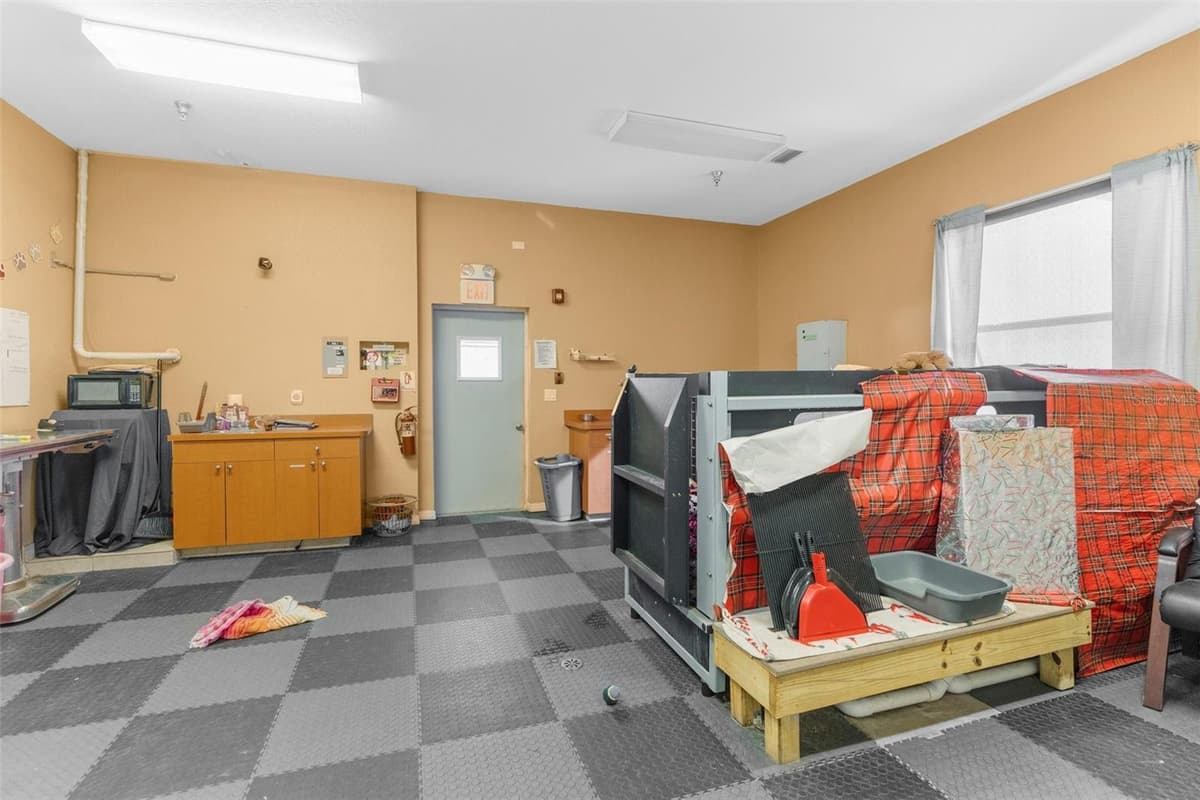 7044 COMMERCIAL WAY — photo 32 of 55