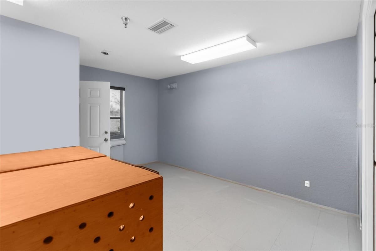 7044 COMMERCIAL WAY — photo 16 of 55