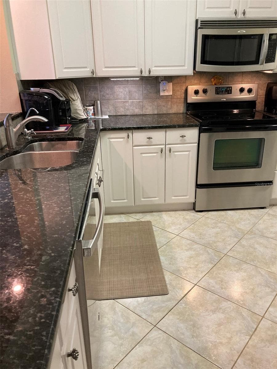 14900 GULF BOULEVARD — photo 14 of 23