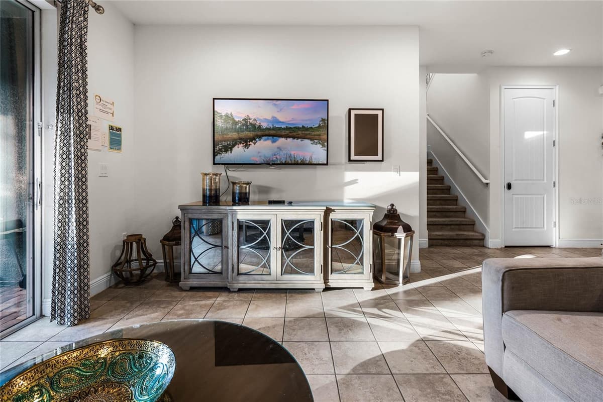 350 PENDANT COURT — photo 13 of 85