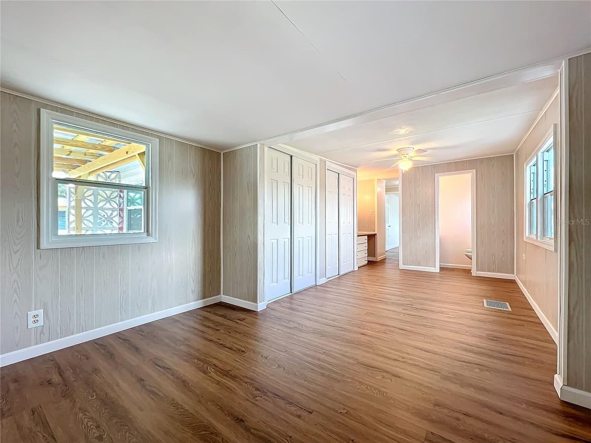 139 GASLIGHT AVENUE — photo 25 of 50