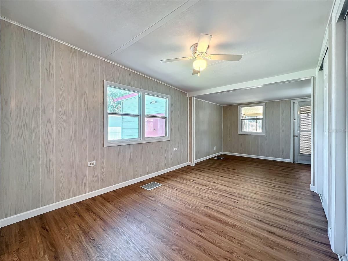 139 GASLIGHT AVENUE — photo 28 of 50