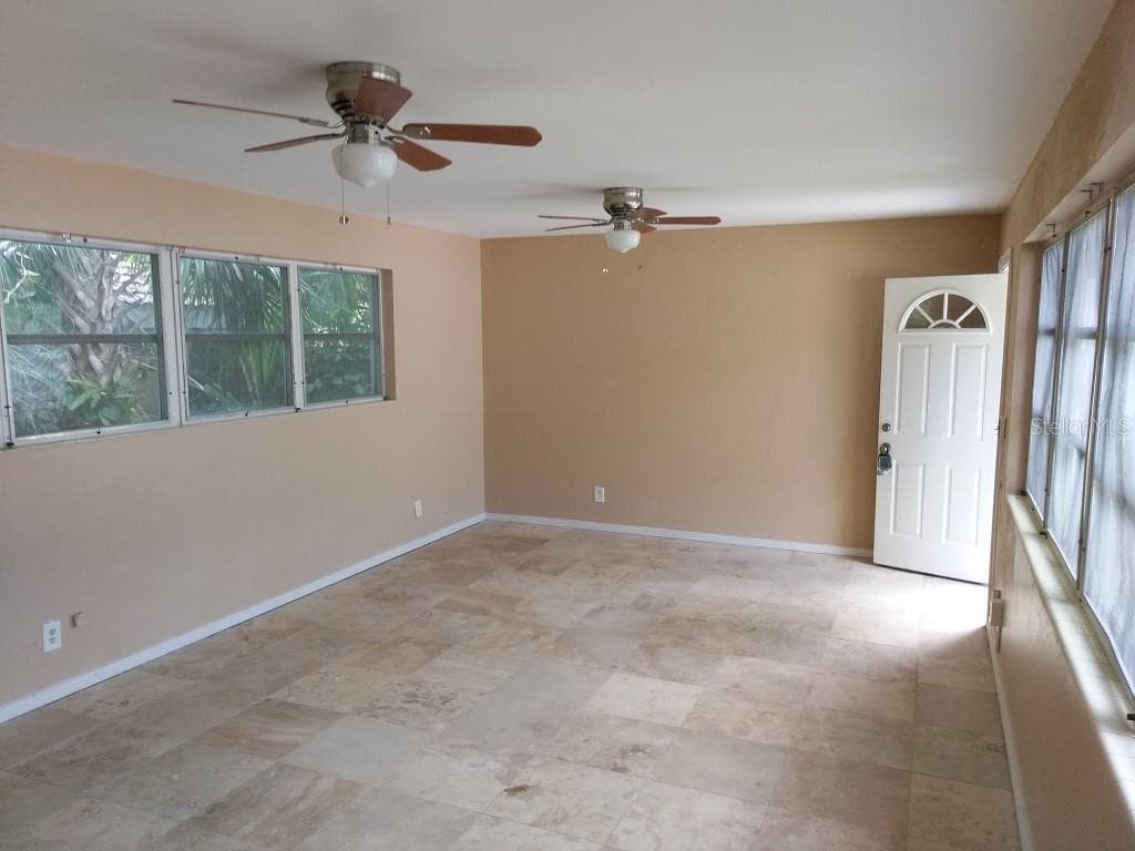 724 OLEANDER AVENUE — photo 20 of 26
