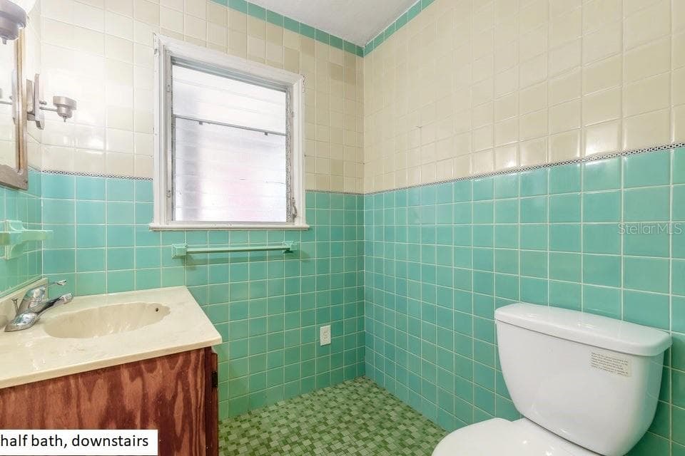 724 OLEANDER AVENUE — photo 13 of 26