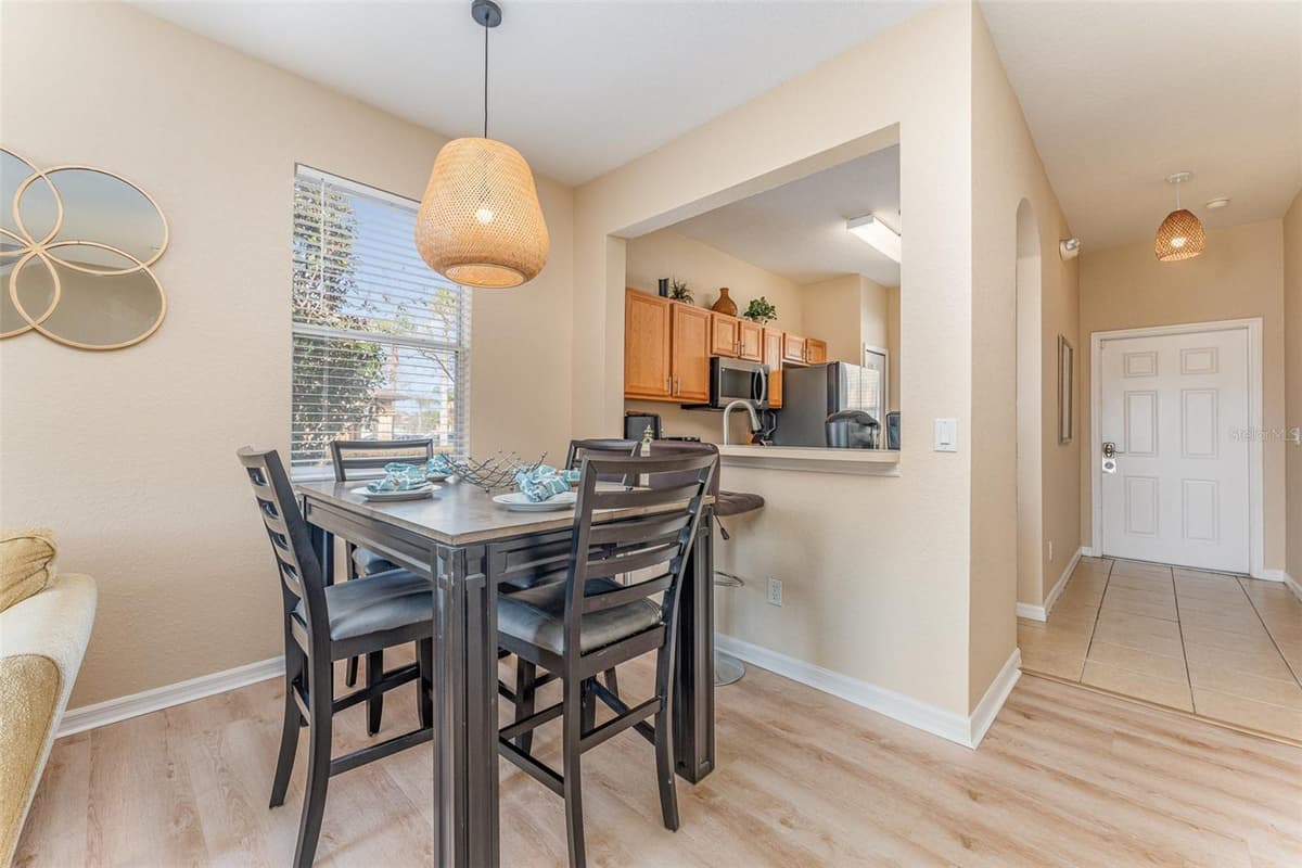 2153 CALABRIA AVENUE — photo 10 of 32