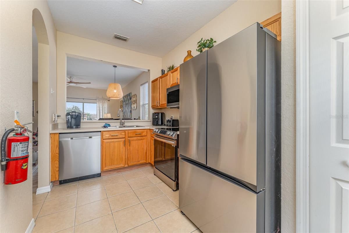 2153 CALABRIA AVENUE — photo 11 of 32