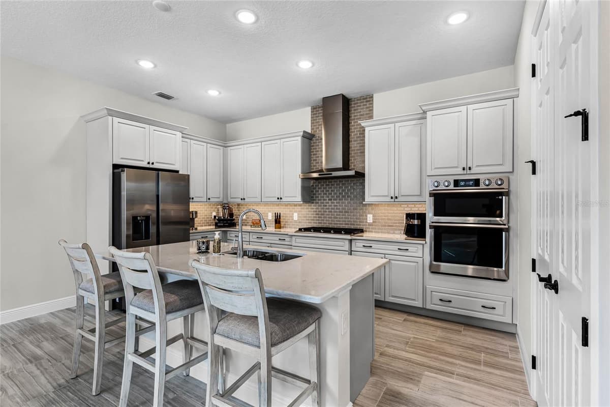 8456 NORWICH WAY — photo 8 of 55