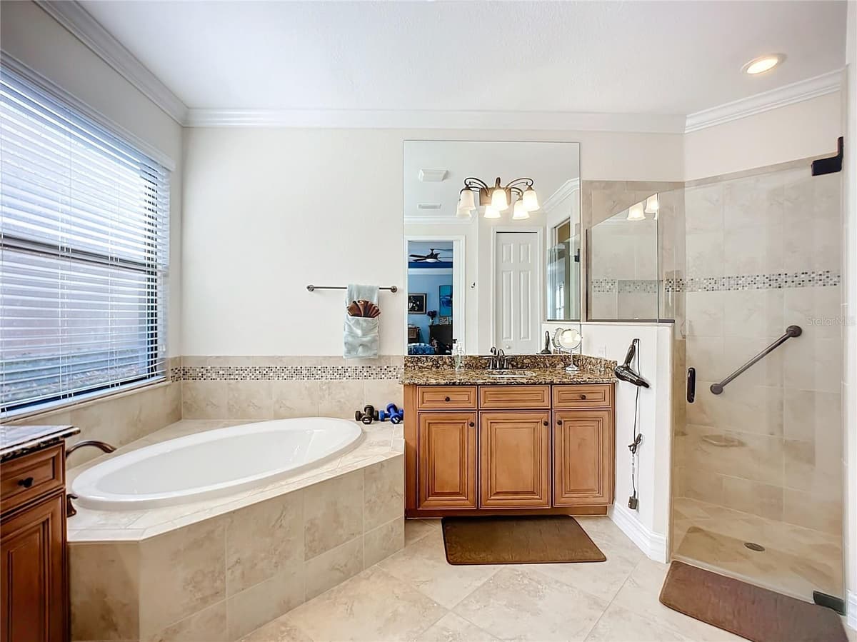 2902 AVIAMAR CIRCLE — photo 31 of 61