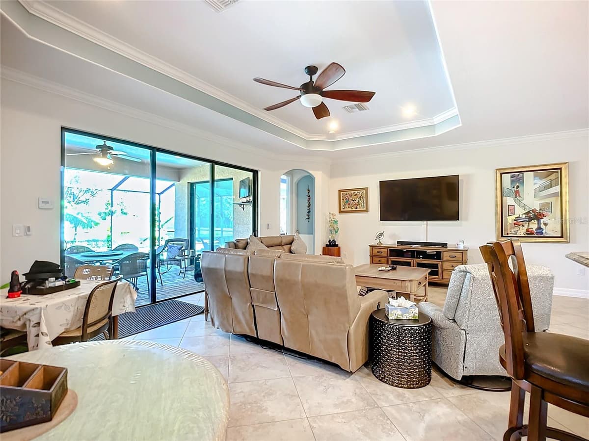 2902 AVIAMAR CIRCLE — photo 14 of 61