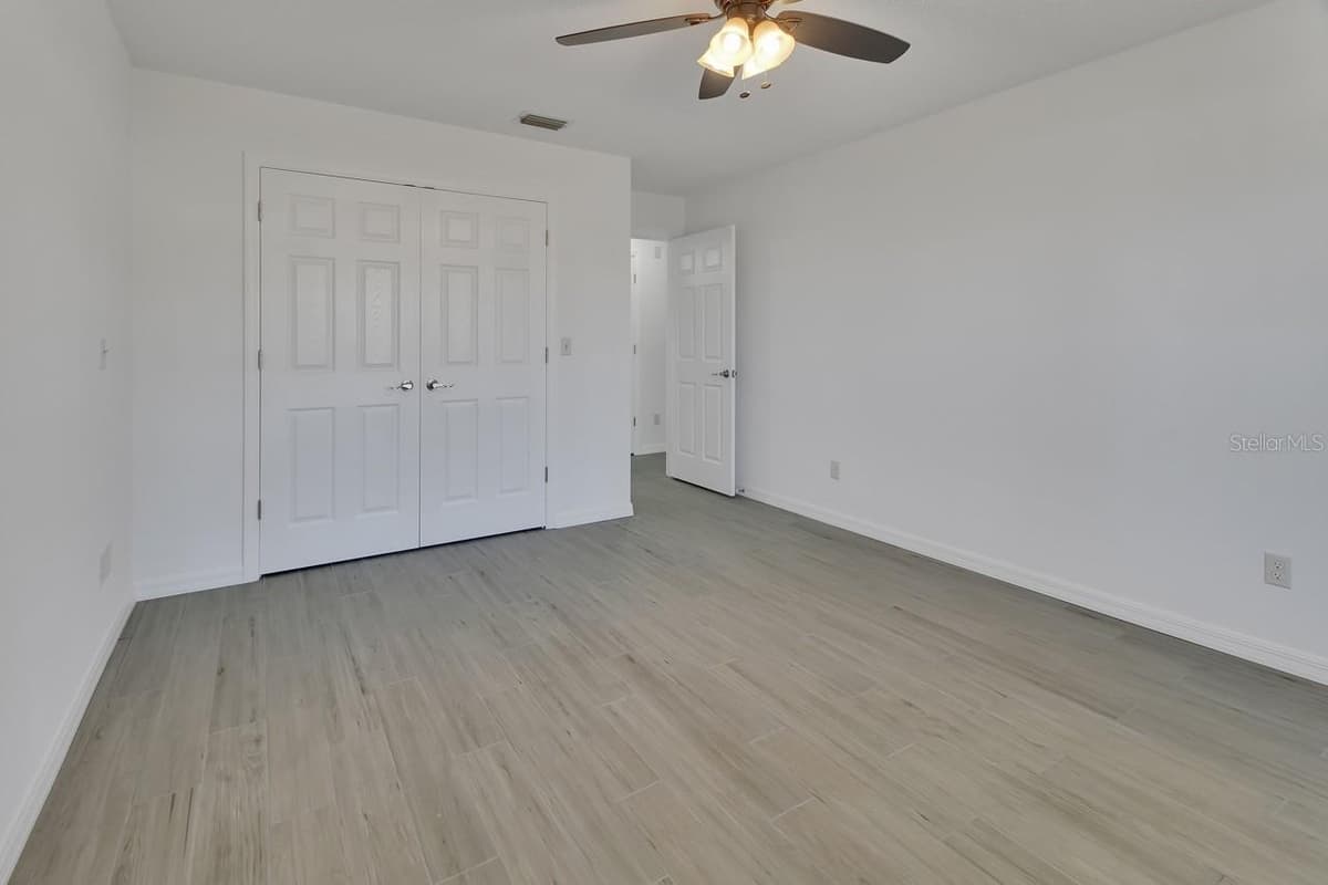 2400 GLEN EAGLES DRIVE — photo 14 of 38