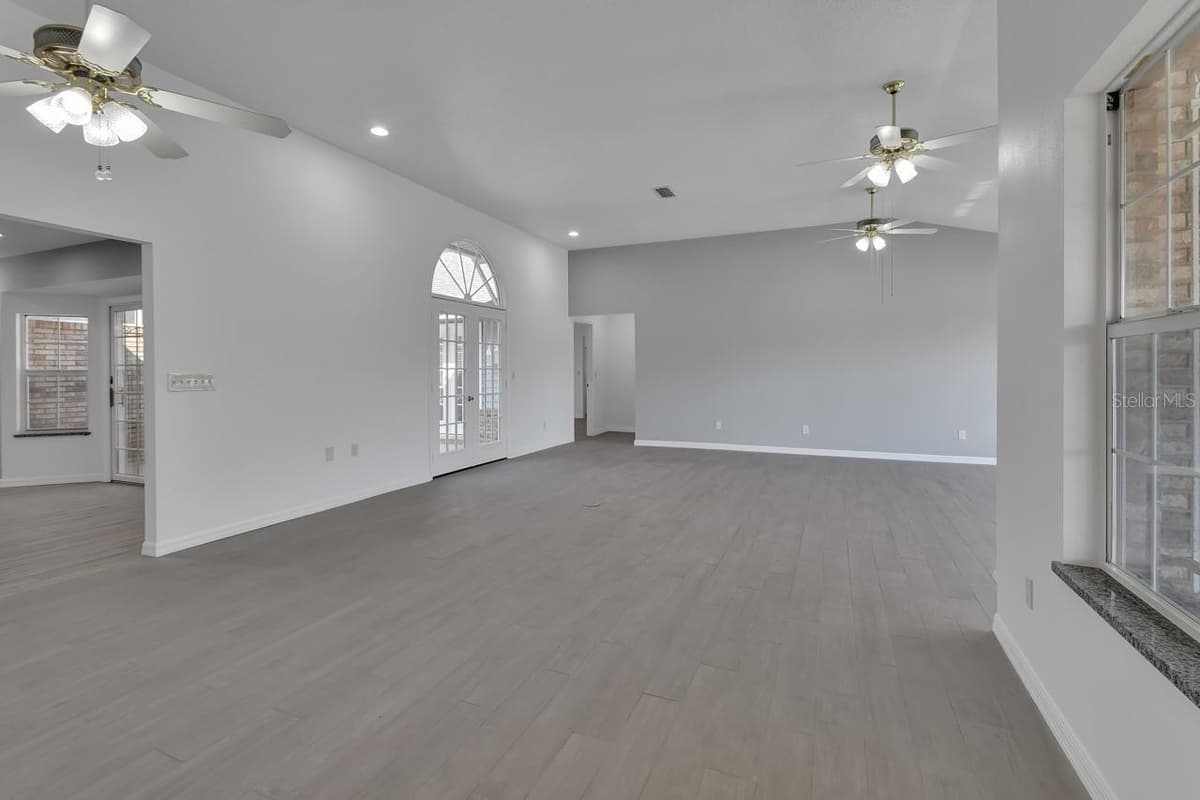 2400 GLEN EAGLES DRIVE — photo 28 of 38