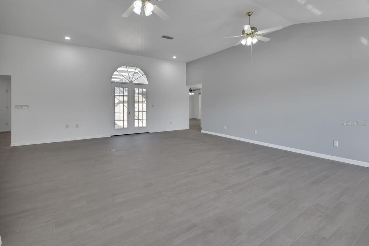 2400 GLEN EAGLES DRIVE — photo 32 of 38