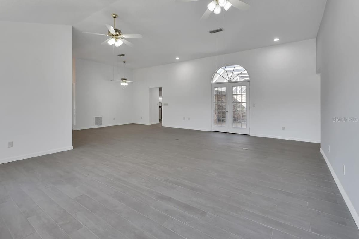 2400 GLEN EAGLES DRIVE — photo 31 of 38