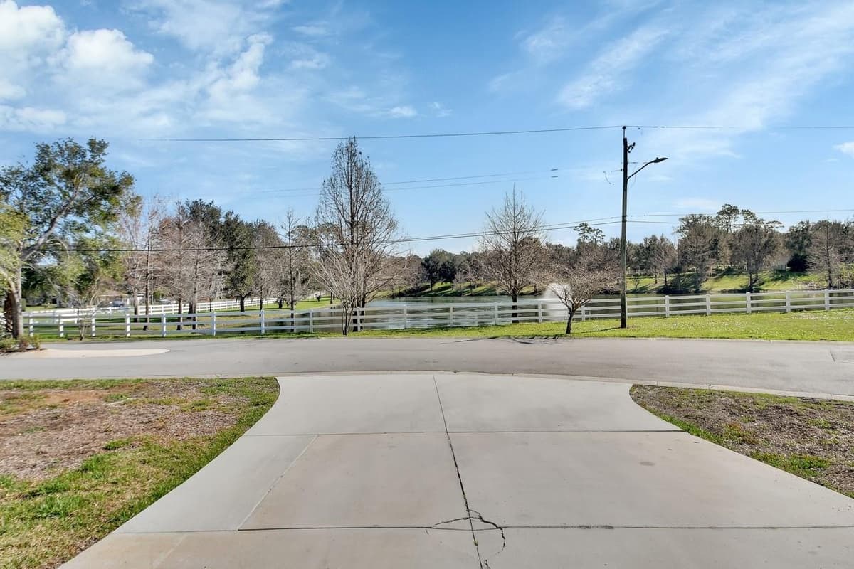 2400 GLEN EAGLES DRIVE — photo 4 of 38