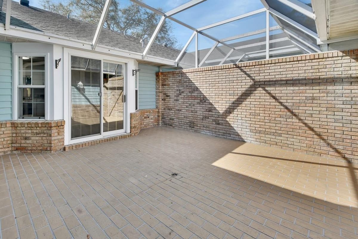 2400 GLEN EAGLES DRIVE — photo 15 of 38