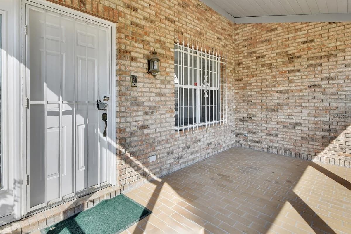 2400 GLEN EAGLES DRIVE — photo 5 of 38