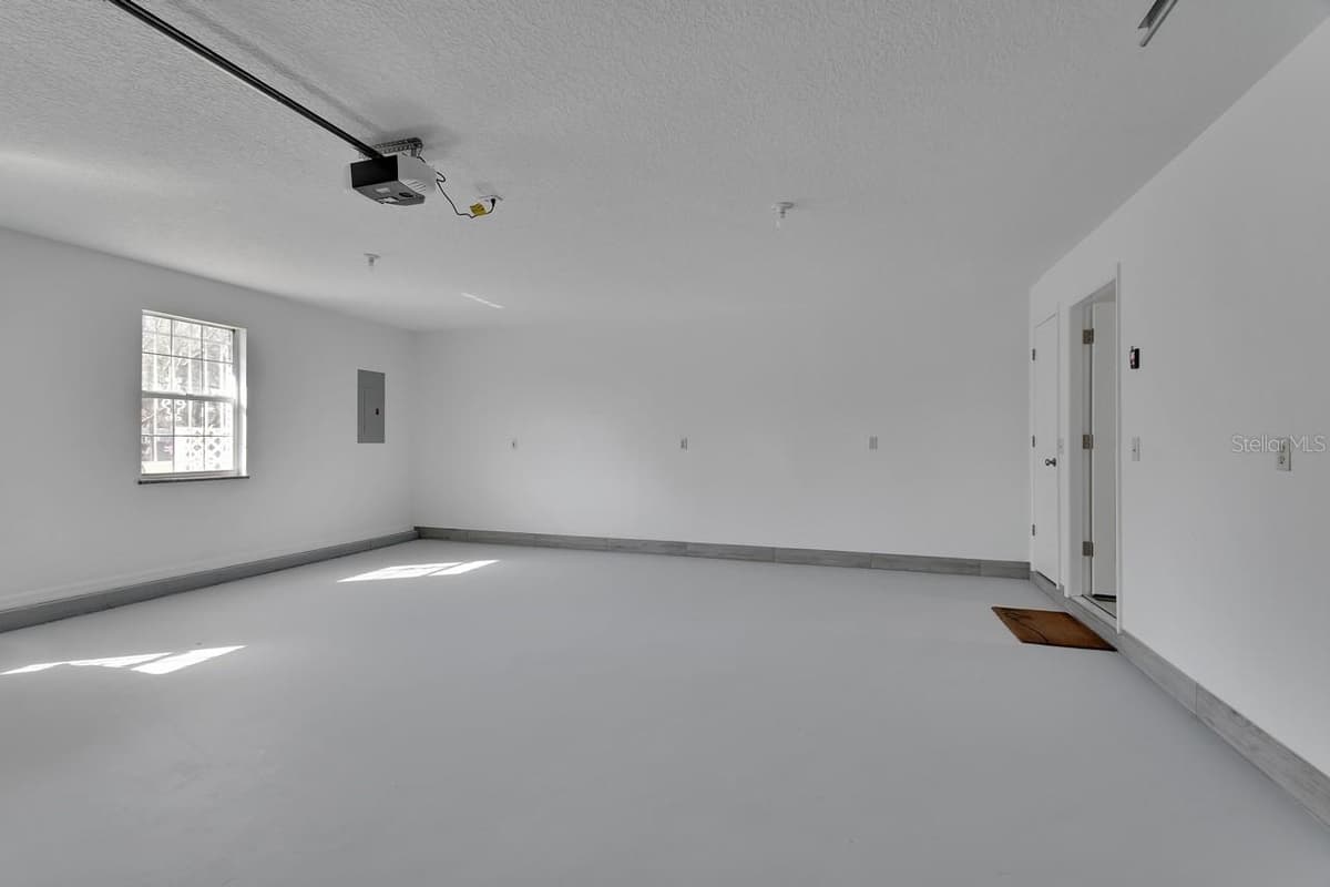 2400 GLEN EAGLES DRIVE — photo 8 of 38