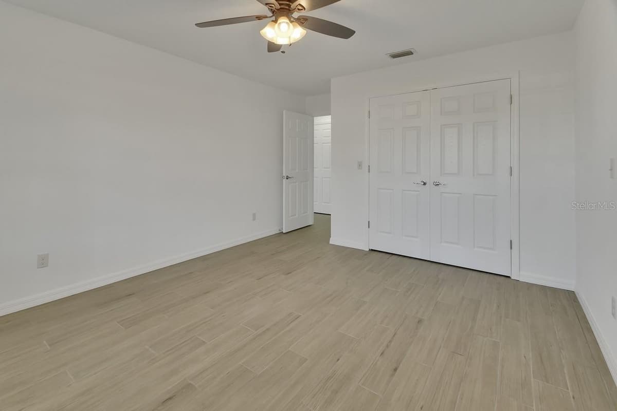 2400 GLEN EAGLES DRIVE — photo 16 of 38