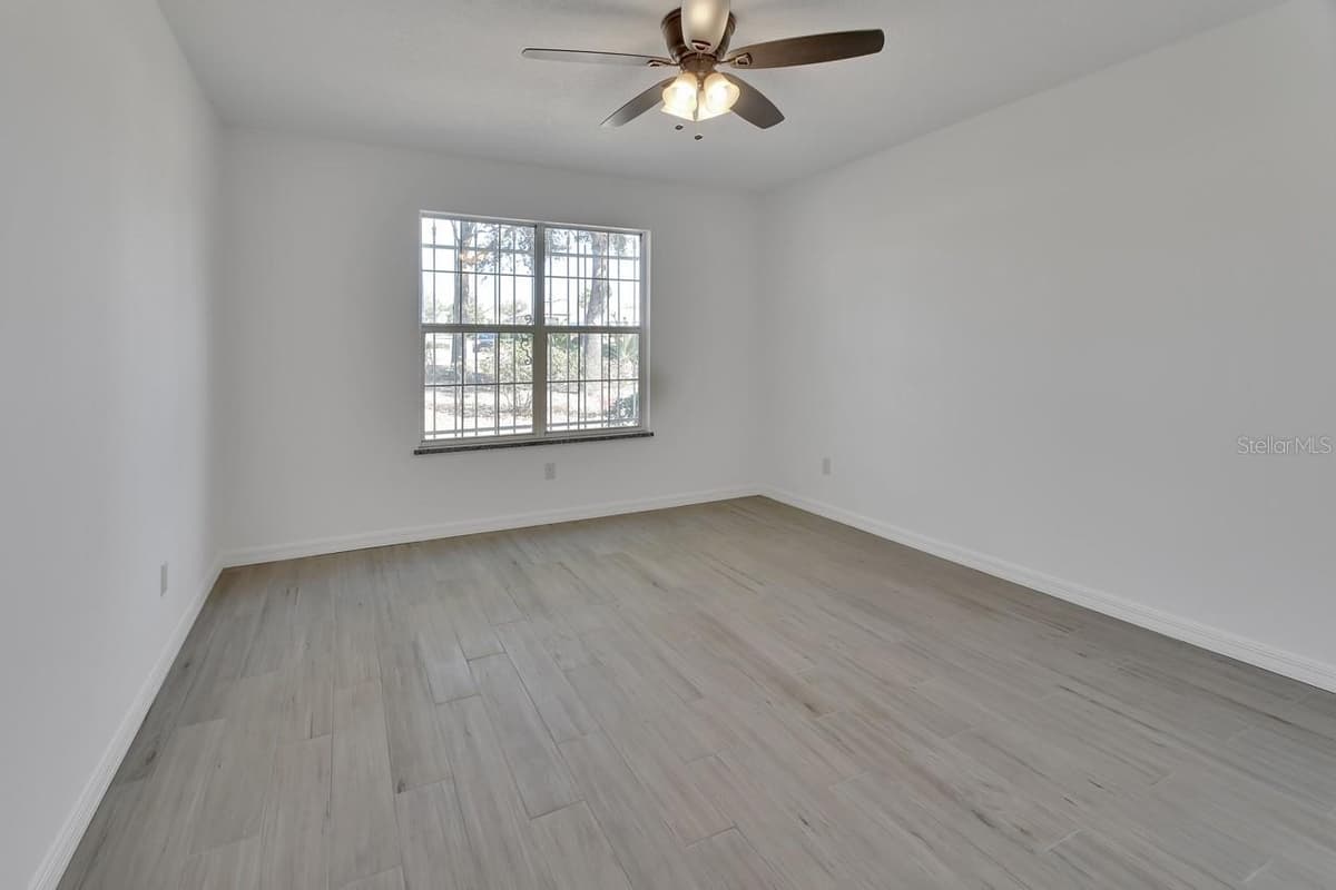 2400 GLEN EAGLES DRIVE — photo 13 of 38