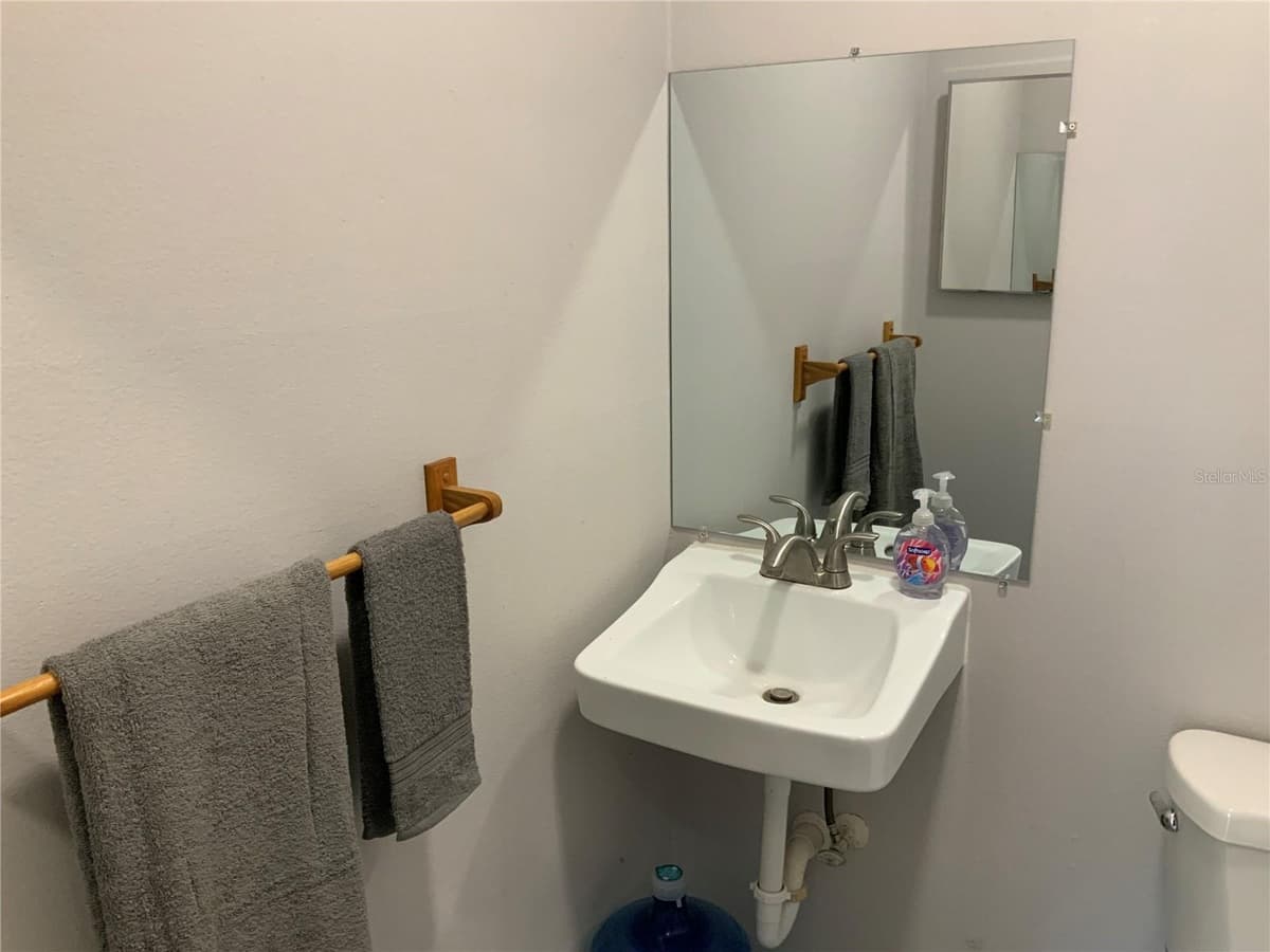 2417 GUAVA DRIVE — photo 3 of 6