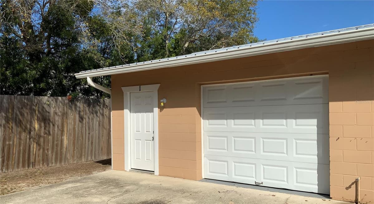 2417 GUAVA DRIVE — photo 2 of 6
