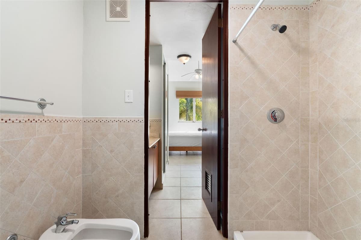 90 CANDELERO DRIVE — photo 24 of 45