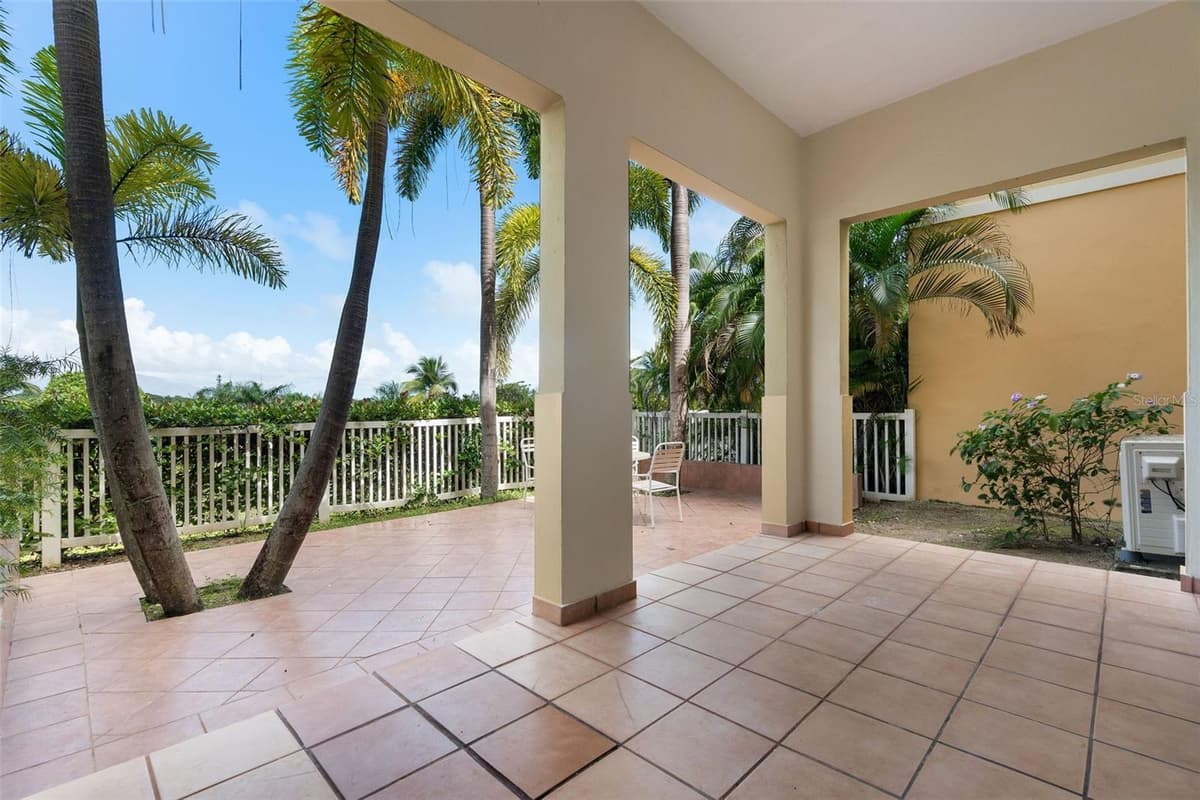 90 CANDELERO DRIVE — photo 14 of 45