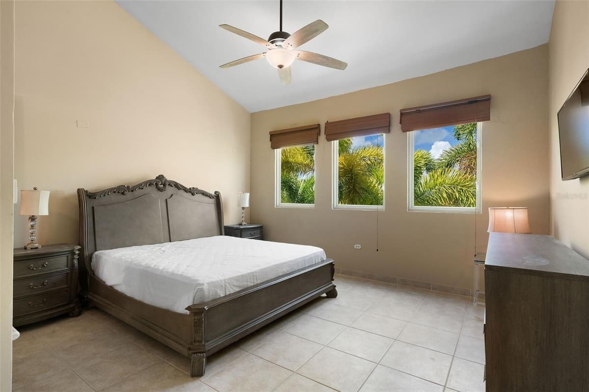 90 CANDELERO DRIVE — photo 33 of 45
